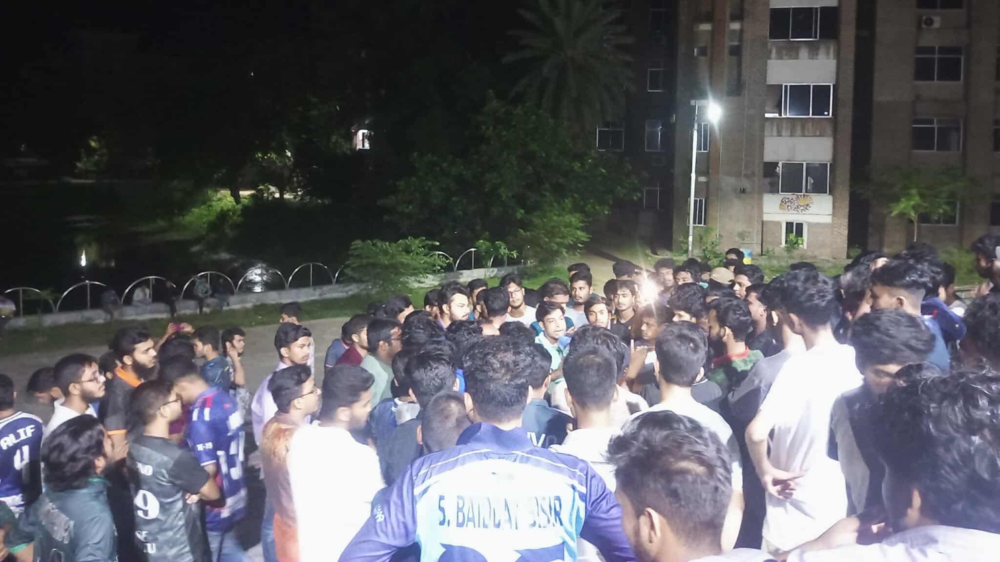 প্রকৌশল শিক্ষার্থীদের ওপর পুলিশি হামলার প্রতিবাদে মাভাবিপ্রবিতে মিছিল